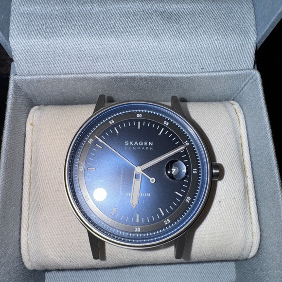 SKAGEN mens Watch Luxury NWOT Missing Band Easy Fix Blue Gunmetal Silver navy - Picture 1 of 9